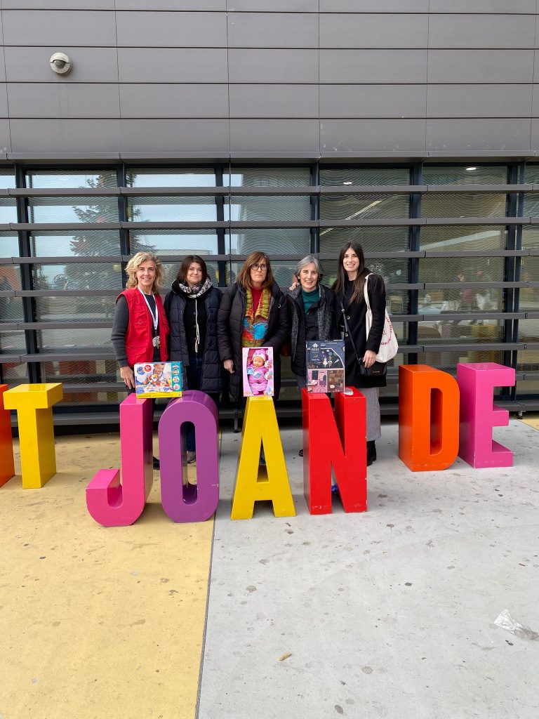 entrega simbòlica de les joguines a sant joan de déu