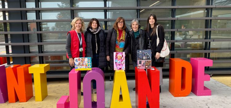 entrega simbòlica de les joguines a sant joan de déu